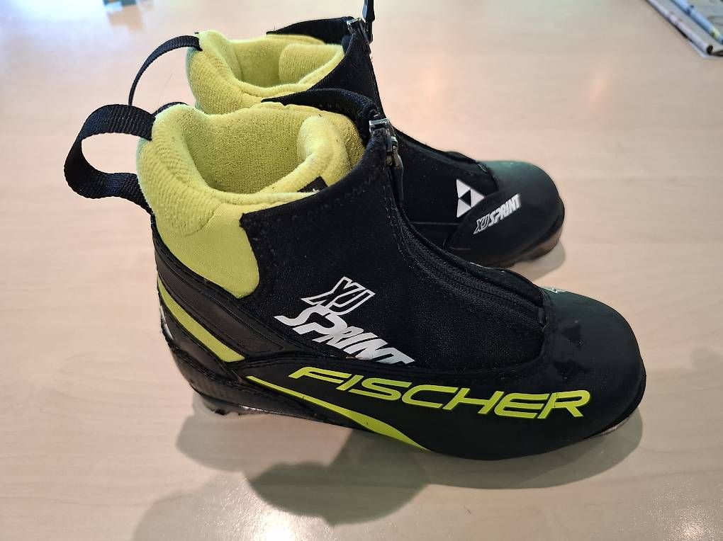 Fischer Scarpe per ragazzi: Fischer XJ Sprint Langlaufschuhe Gr. 32 – Usato da Männedorf venduto da Einhornmama
