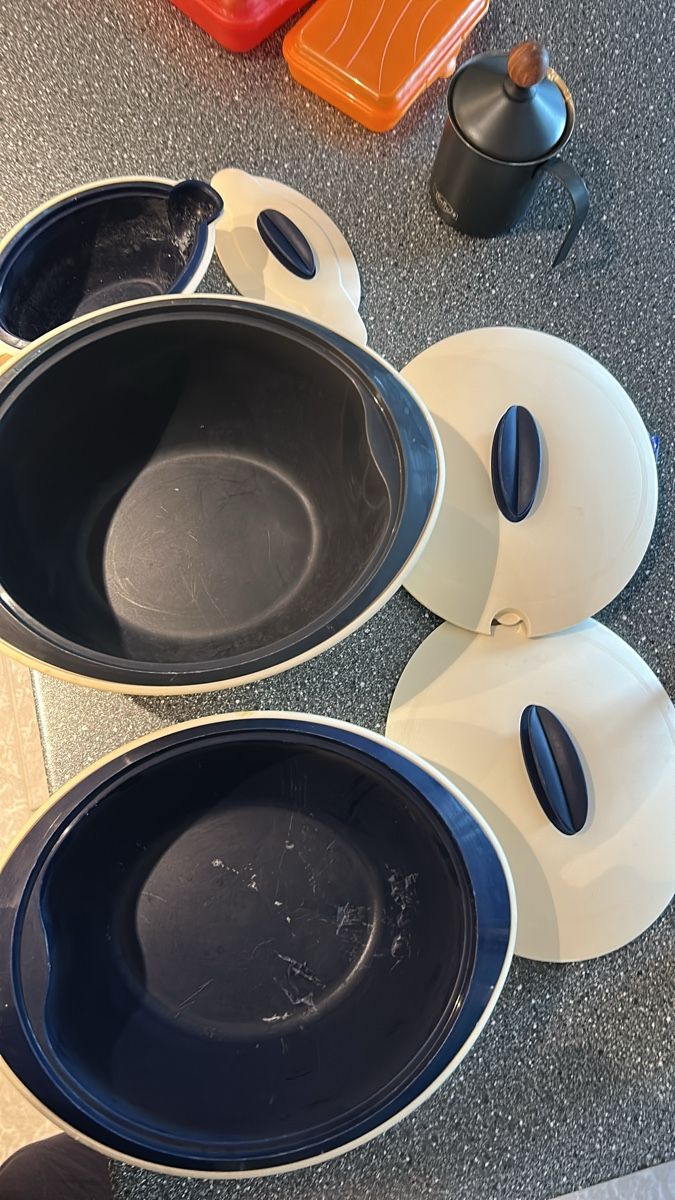 Tupperware Contenitori & Simili: Tupperware Schüsseln mit Deckel, 3er Set, gebraucht – Usato da Hettiswil venduto da chuengu1973 2