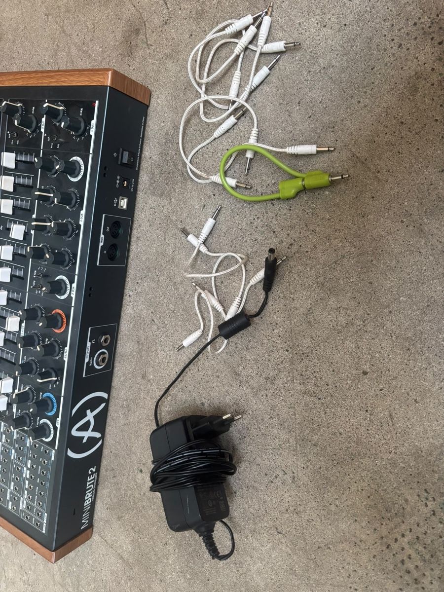 Arturia Musikinstrumente: Arthuria minibrut 2   – Gebraucht aus Carouge GE von charmettes 3