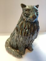 Alte Skulptur, Katze, Keramik, Unikat in grünlichen Farbton