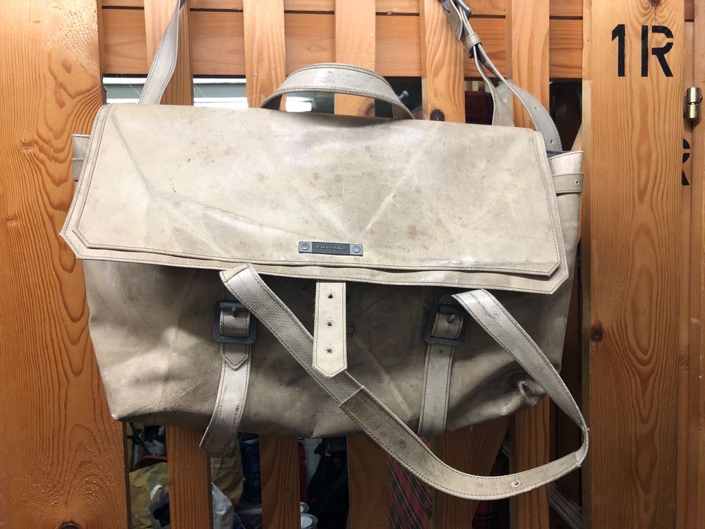 Freitag reference Umhängetasche (Gebraucht) in Zürich für CHF 150 – mit ...