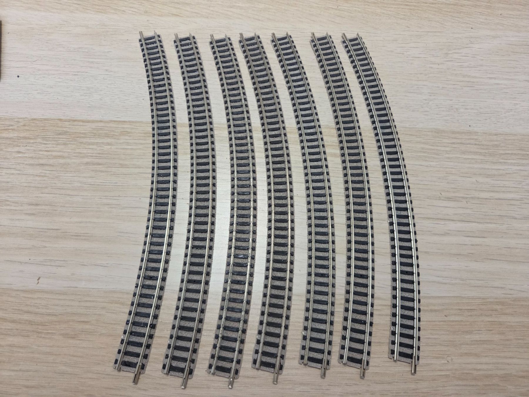 Fleischmann Modelleisenbahnen: Fleischmann N 7 x 9135 gebogenes gleis – Gebraucht aus St-Aubin-Sauges von Lo_Go