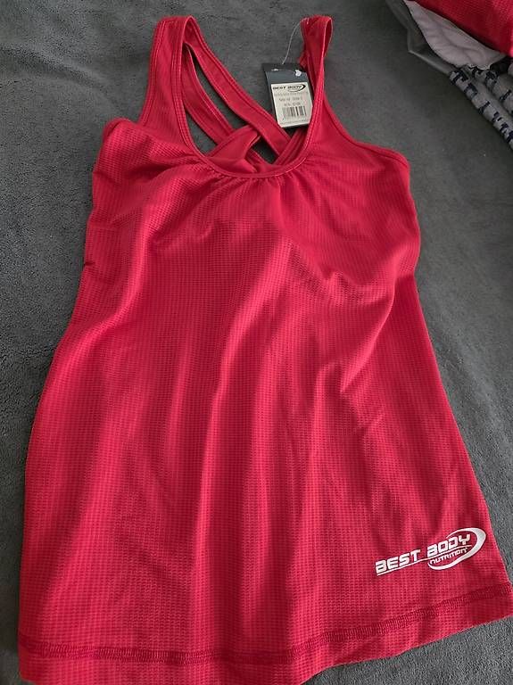 Top: BEST BODY ROT GRÖSSR S – Usato da Reitnau venduto da cuorematto01 2