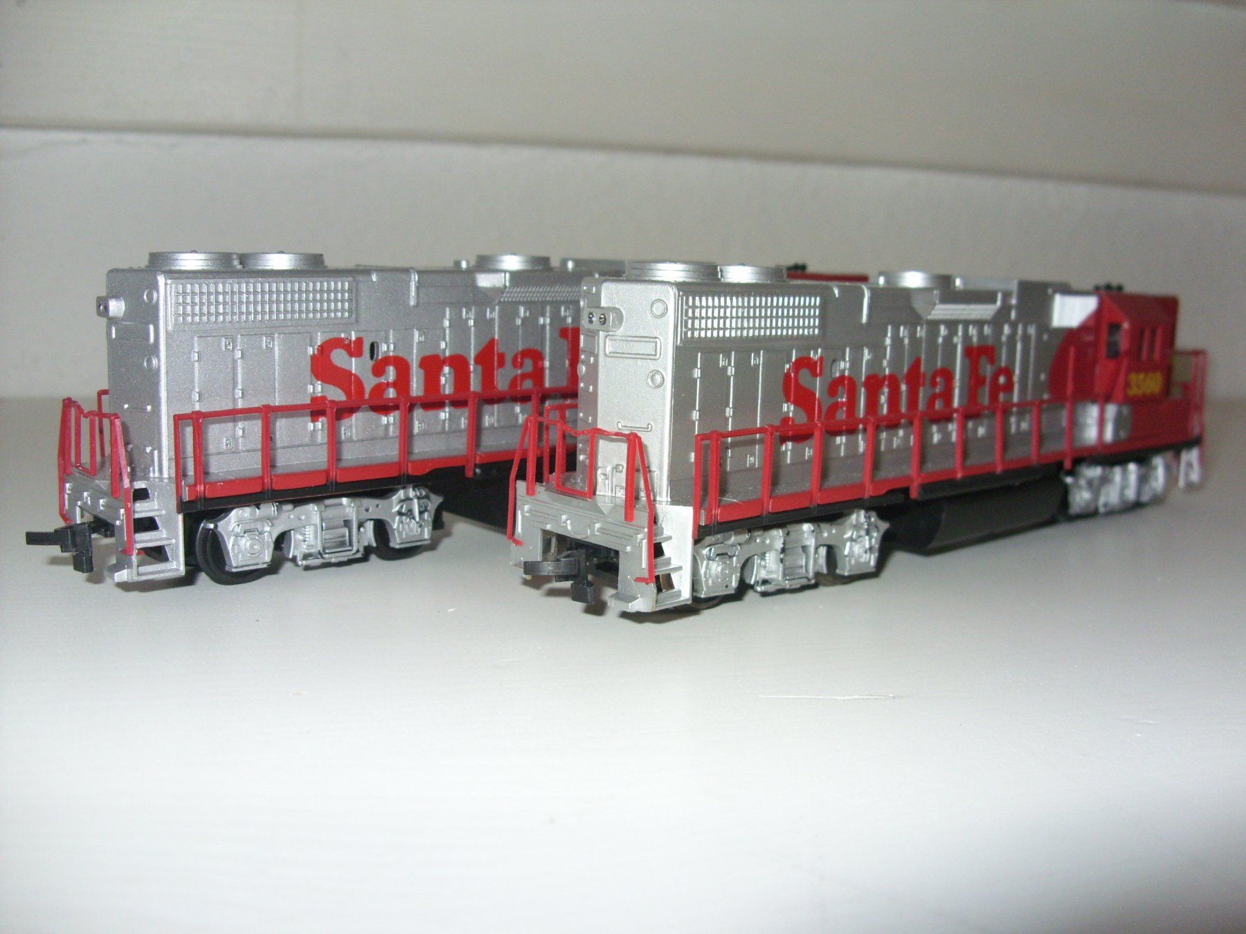 Modellini di ferrovie: Life Like  H0  GP38  DC analog + Dummy – Usato da Untersiggenthal venduto da Gumel50 2