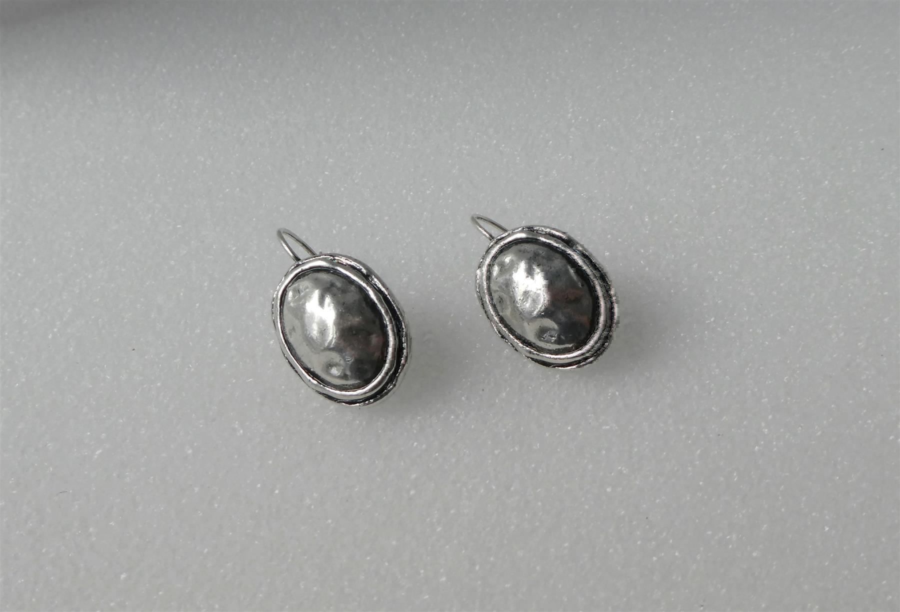 Boucles d'oreille: Ovale modische Ohrringe versilbert – D'occasion à Frauenfeld par dhour 2