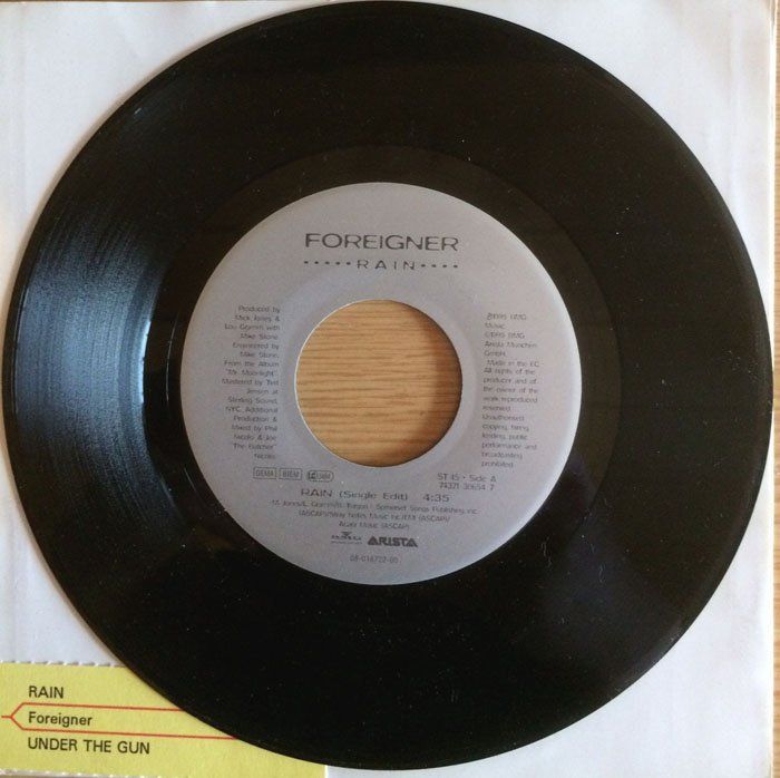 Dischi in vinile: FOREIGNER - RAIN (7" VINYL) – Nuovo (secondo la descrizione) da Unterseen venduto da andromeda55