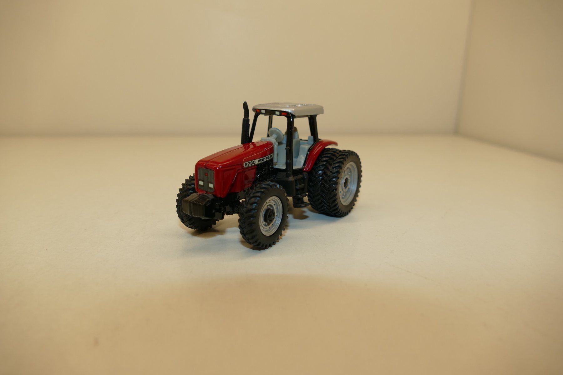 Kit di modellismo & Modellini statici: Metallmodel: Massey Ferguson 8280 Traktor – Nuovo (secondo la descrizione) da Niederhasli venduto da rail-duerst