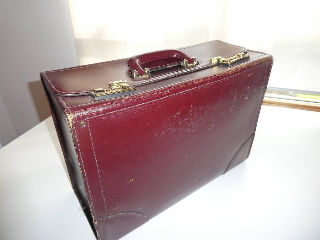 Valises de voyage: Pilotenkoffer Bordeaux – D'occasion à Dussnang par turbi55 1