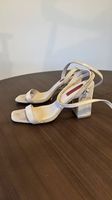 Sandalen mit Absatz, beige