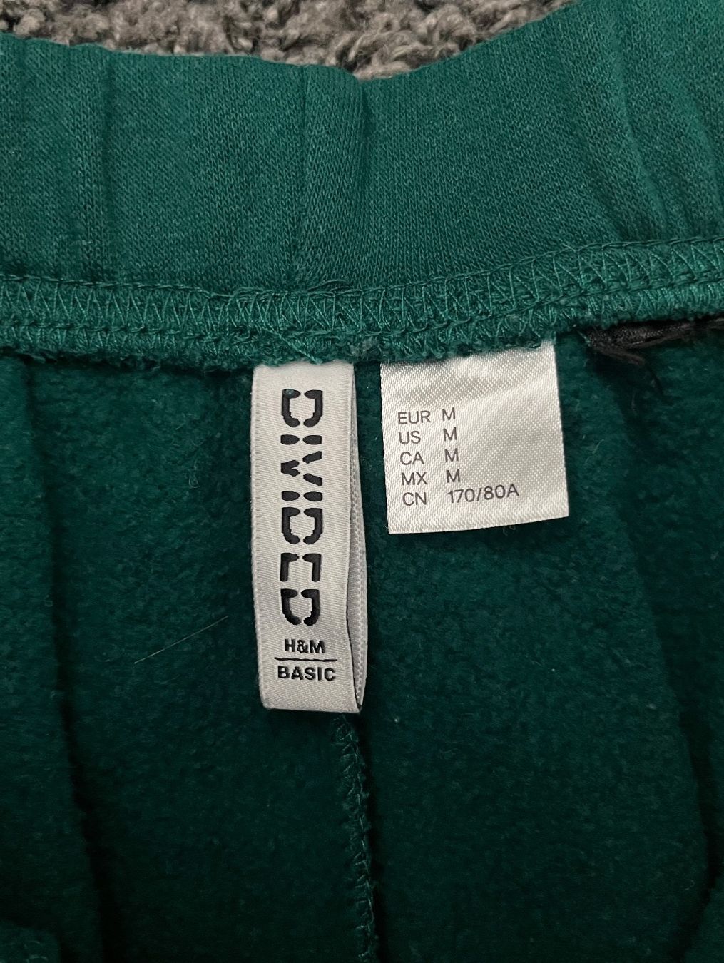 H&M Pantaloni: Jogginghose H&M – Usato da Rain venduto da Rasala3 1