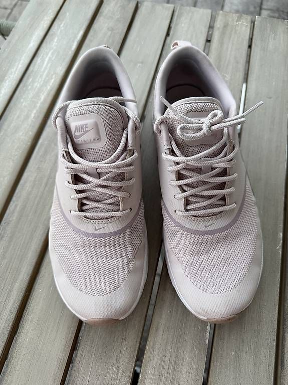 Chaussures femmes: Nike Air Max Thea Barely Rose, Grösse 39 – D'occasion à Bubendorf par cherry86