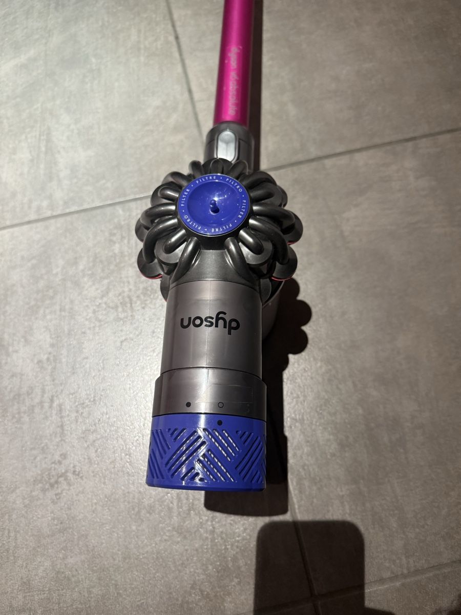 Dyson Aspirateurs & Accessoires: Dyson v6 absolute – Défectueux à Claro par KarinS84 1