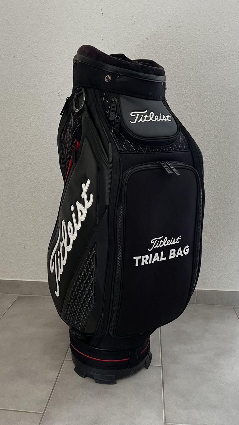 Titleist Borse: Titleist Midsize CartBag Black/Red – Usato da Unterägeri venduto da hany_11ch 2