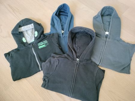 4x Hoodie mit Reisverschluss Grösse 122/128