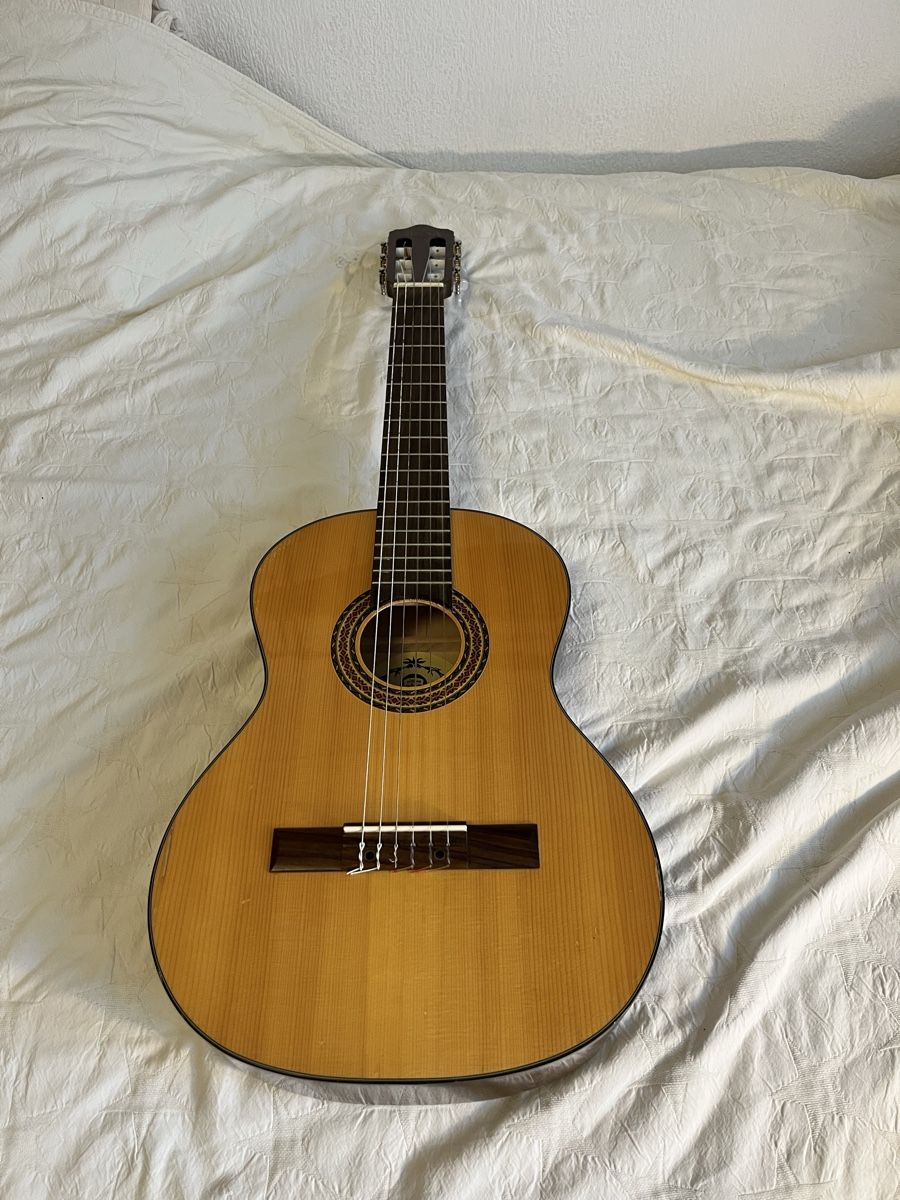 Musikinstrumente: Guitare Hora 3/4 – Gebraucht aus Lausanne von luc_ddh5 5