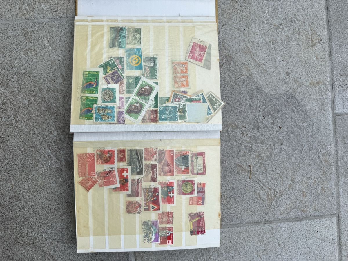 Tutti i francobolli: Stamp Album with Assorted Stamps Good Condition – Usato da Seuzach venduto da Wolf936 2
