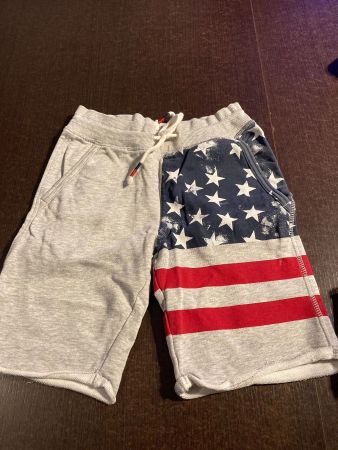Short H&M taille 140cm