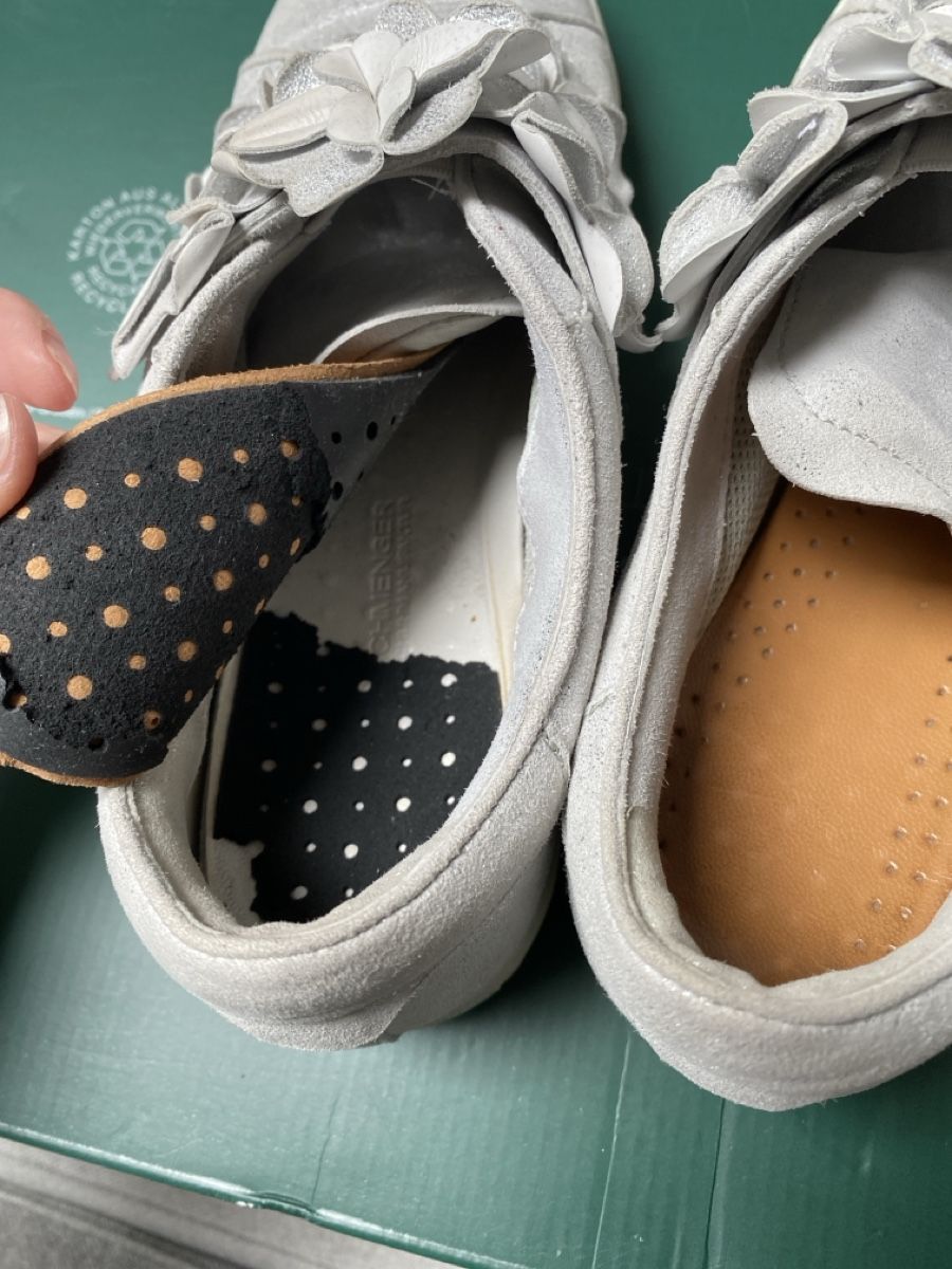 Kennel + Schmenger Scarpe da donna: Kennel und  Schmenger Leder silberne Sneaker Gr.  4 ca. 37 – Usato da Homberg b. Thun venduto da Homata 3
