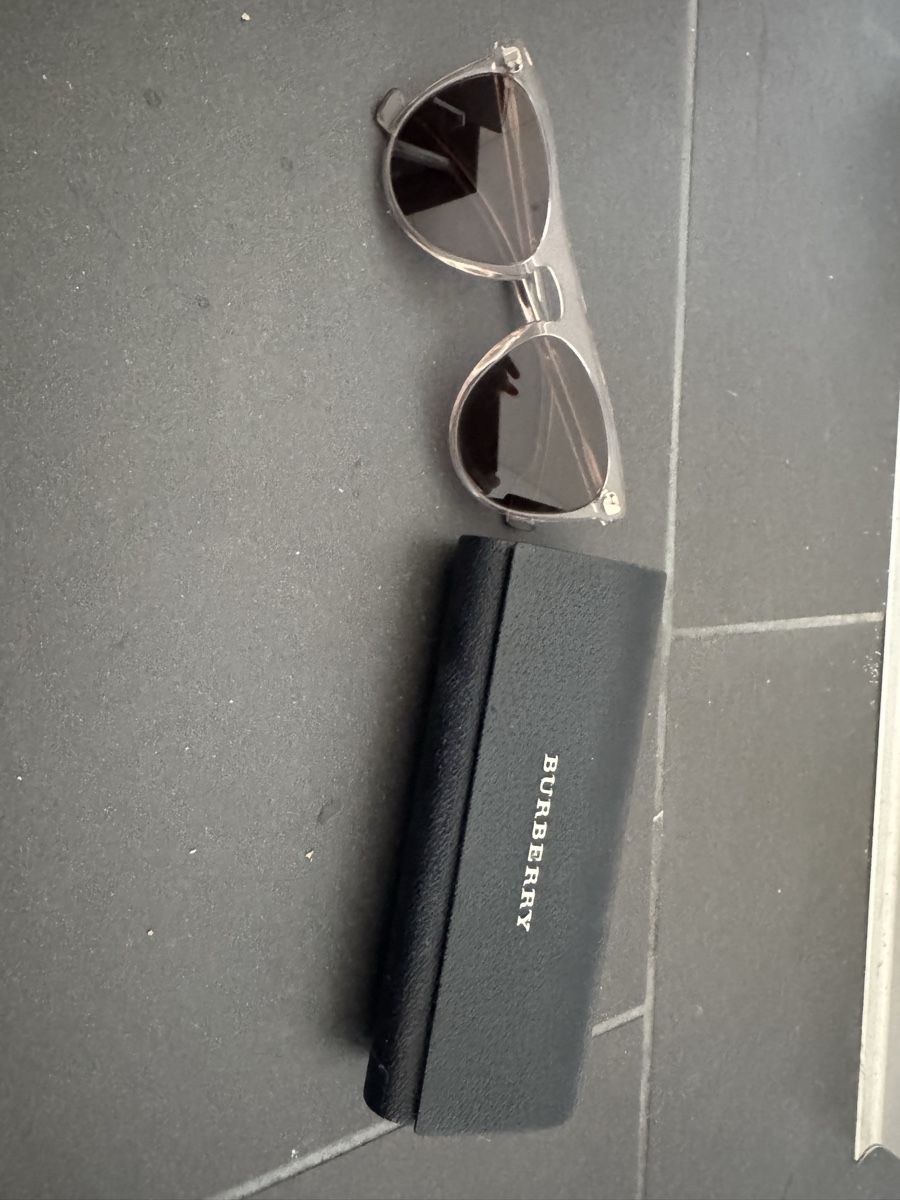 Burberry Brillen & Gläser: BURBERRY Sonnenbrille – Gebraucht aus Mörigen von Purobeach 2