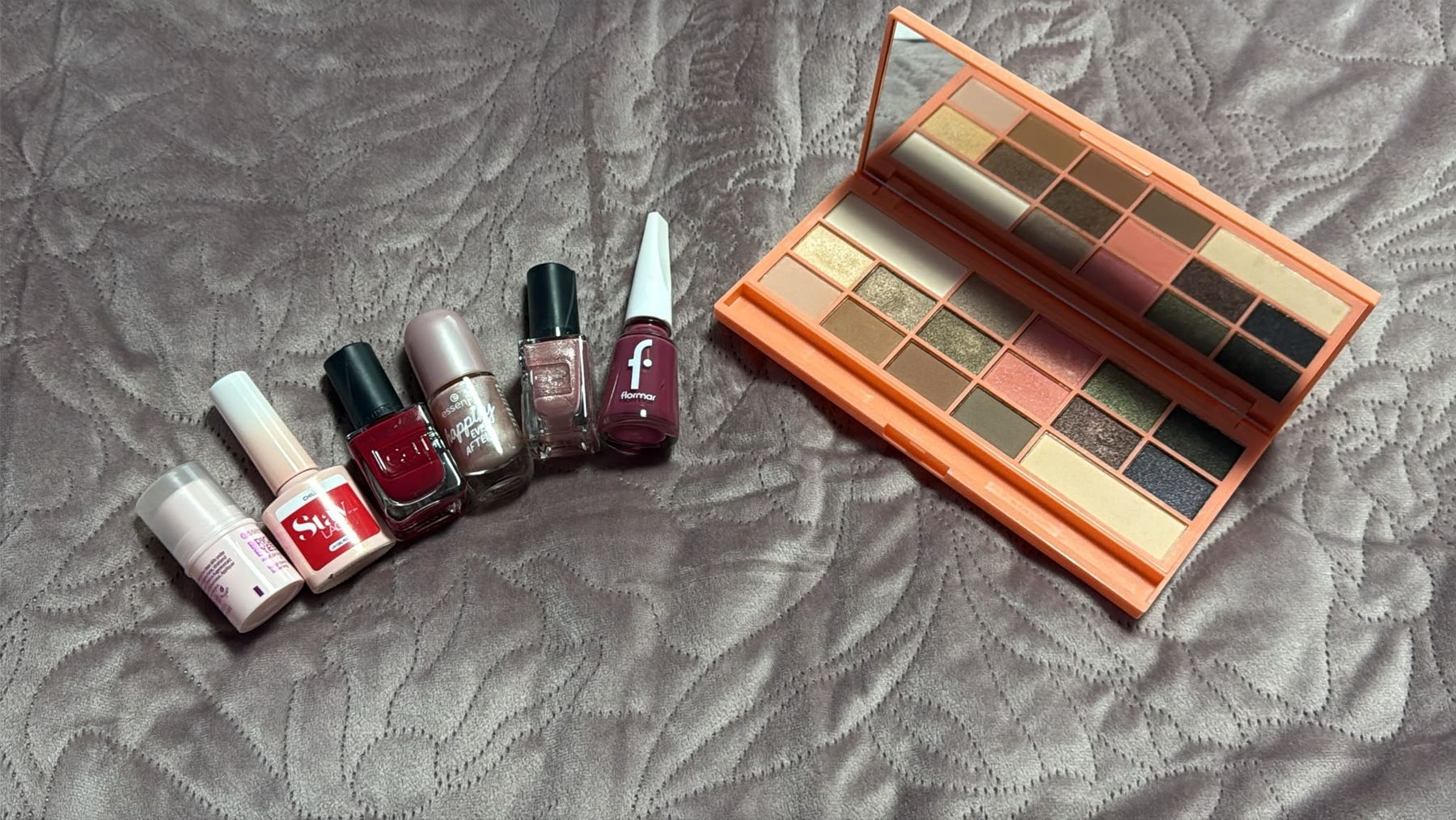 Smalto per unghie: Nagellackset inkl. Palette – Nuovo (secondo la descrizione) da Netstal venduto da Queen37