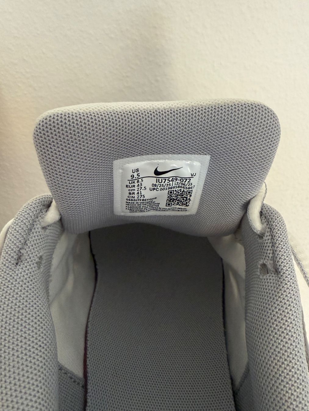 Nike Scarpe da uomo: Nike P-6000 US 9.5 / EU 43 weiss / silber / grau – Nuovo (secondo la descrizione) da Bern venduto da samuelmeier94 5