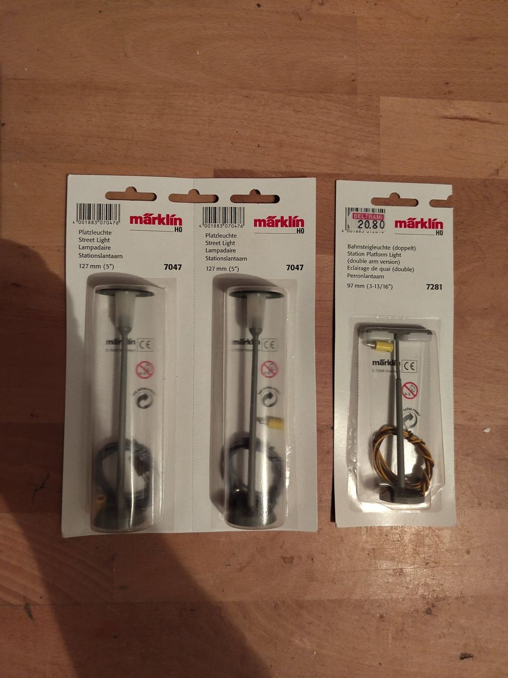 Märklin Modelleisenbahnen: Platz/ Bahnsteigsbeleuchtung – Neu und originalverpackt aus Rafz von Puma059