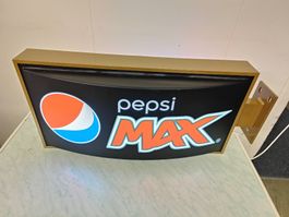Pepsi Max Leuchtreklame Wandmontage beleuchtet