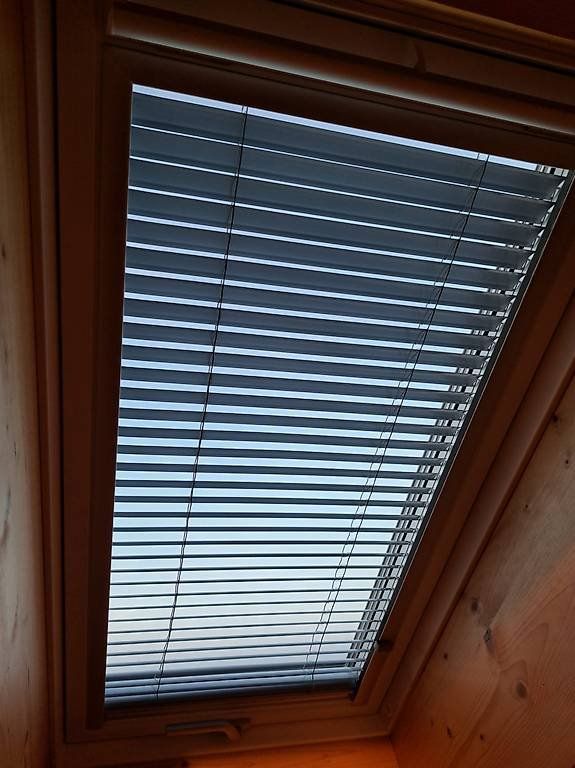 Velux Markisen: Velux Lamellenstoren – Gebraucht aus Grafenried von raemu_b2000 2