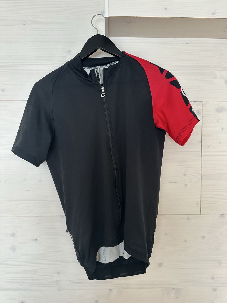 Assos Canottiere & Pantaloni: Maillot cyclisme Assos Mille Evo7 été - Taille M – Usato da Lugnorre venduto da Steph_4