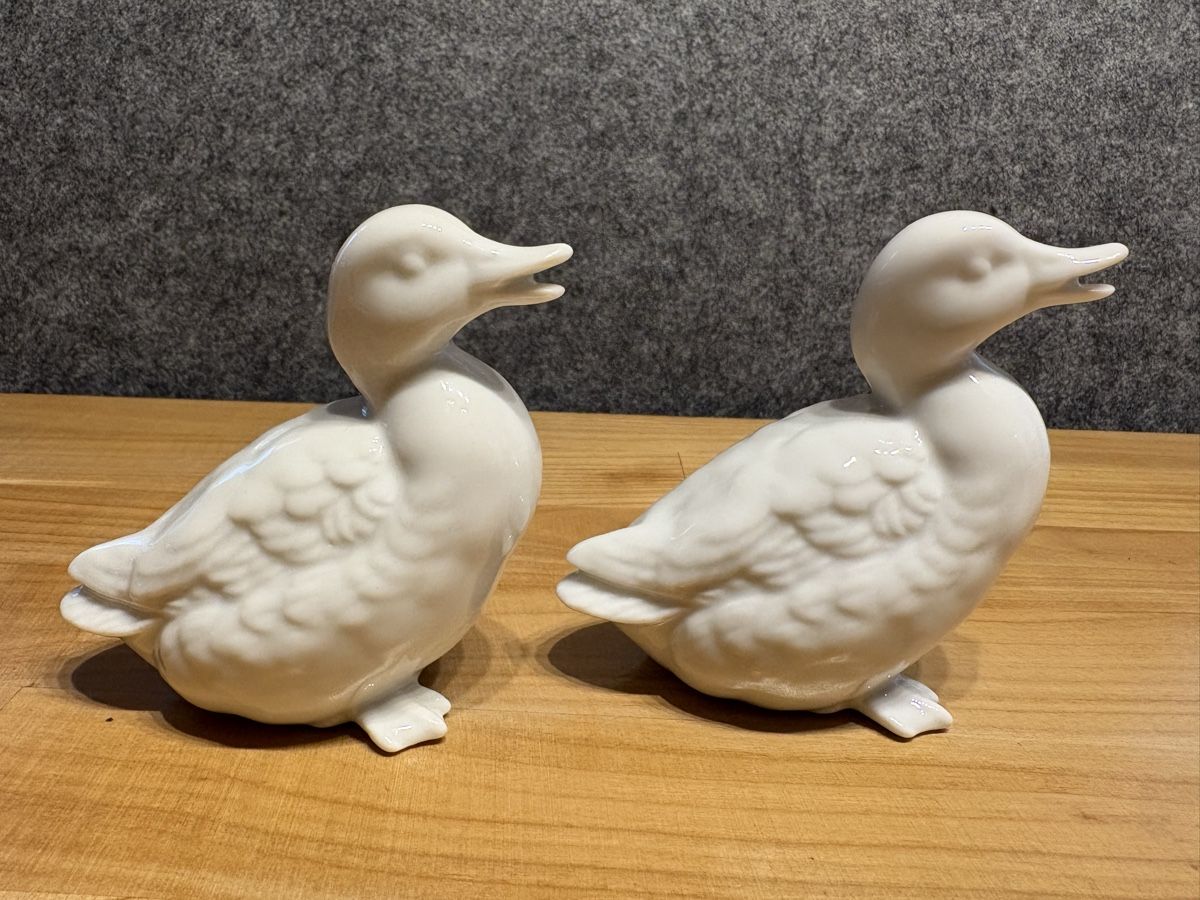 Statuette: 2er Set Keramik Figuren Enten – Nuovo (secondo la descrizione) da Rümlang venduto da euqinom16 2
