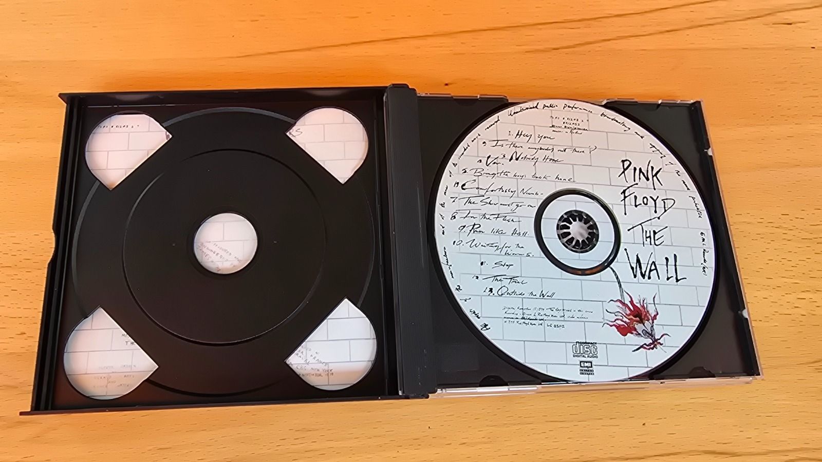 CD: Pink Floyd The Wall CD guter Zustand – Usato da Winznau venduto da banditgsf 1
