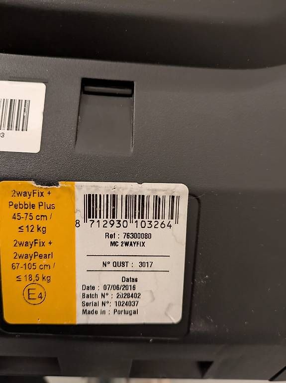 Seggiolini per auto: Isofix 2-way Station – Usato da Muttenz venduto da Tuiii 1