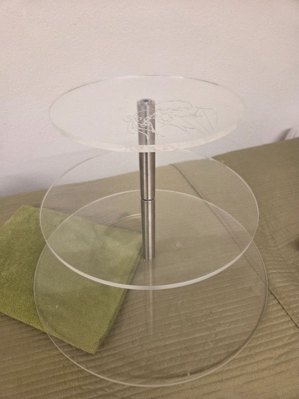 Plateaux: Etagere (Hochzeit) – D'occasion à Hüttikon par Caipi09