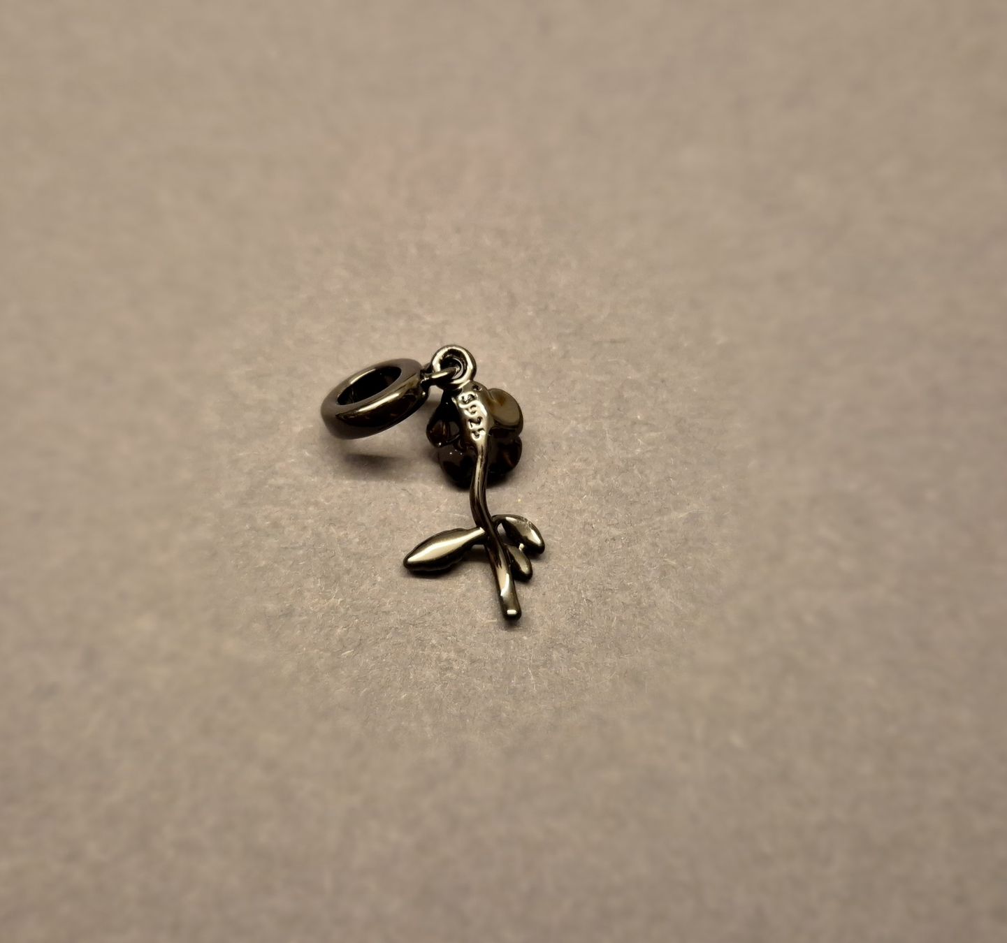Ciondoli: Silber Charm Rose schwarz +Garantie – Nuovo (secondo la descrizione) da Rotkreuz venduto da Carbone_Bijou-Shop 1