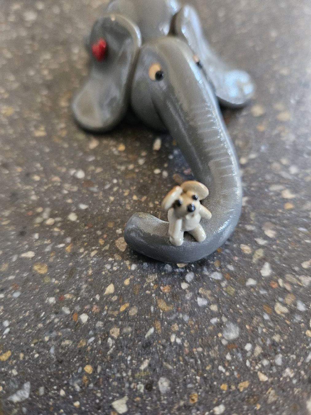 Statuette: Handgemachte Elefantenfigur  mit kleiner Maus  🐘 – Usato da Anwil venduto da tamoos 1