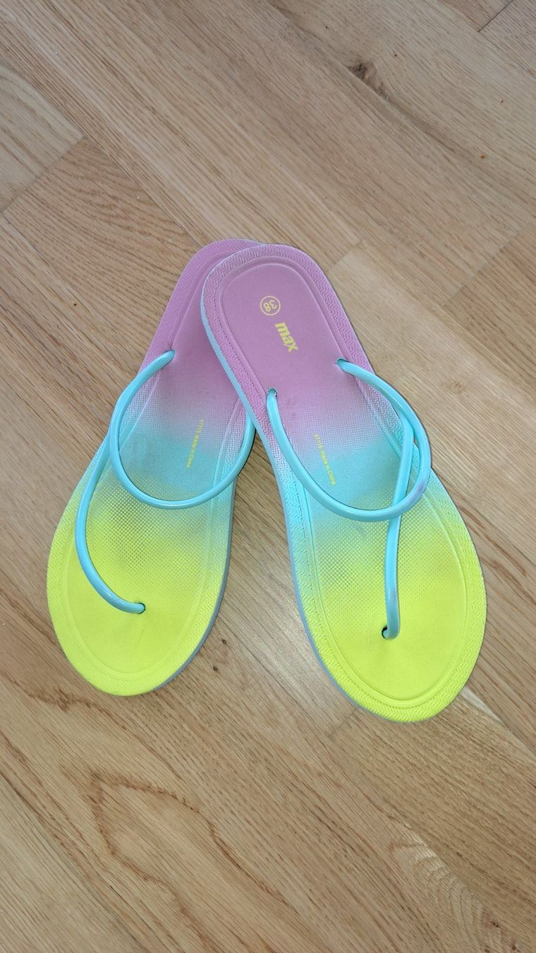 Scarpe da donna: Farbige Flip Flops / Gr. 38 / fast NEU! – Nuovo (secondo la descrizione) da Luzern venduto da Salemanlu 1