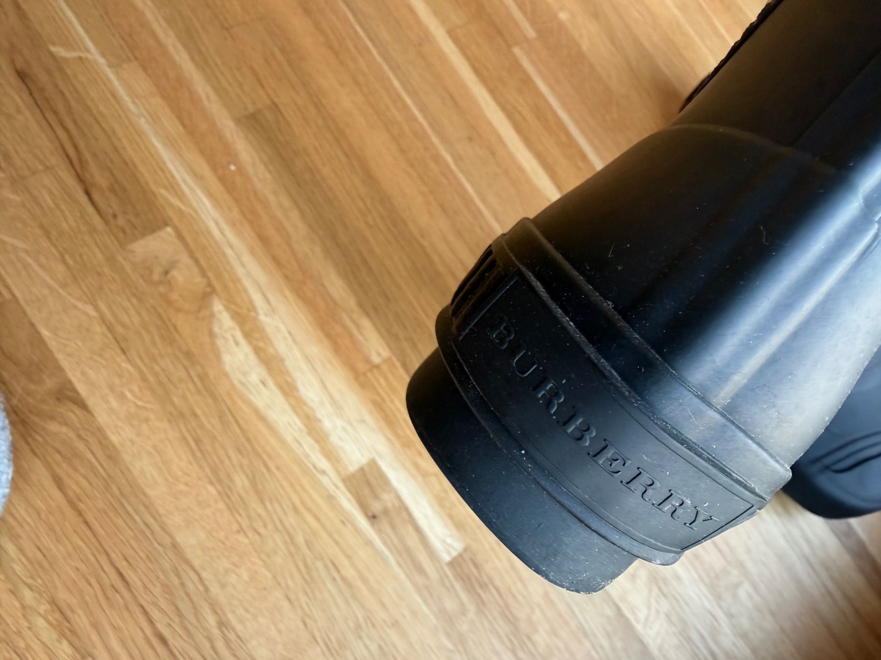 Burberry Damenschuhe: Burberry Gummistiefel 39 – Gebraucht aus Dübendorf von gas_2wcn 2