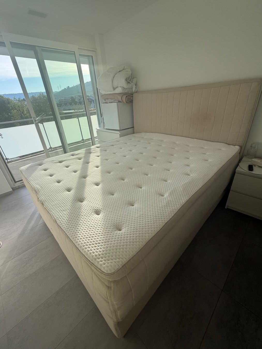 Ikea Letti: IKEA Boxspringbett 180x200 cm – Usato da Küssnacht am Rigi venduto da kcdamla