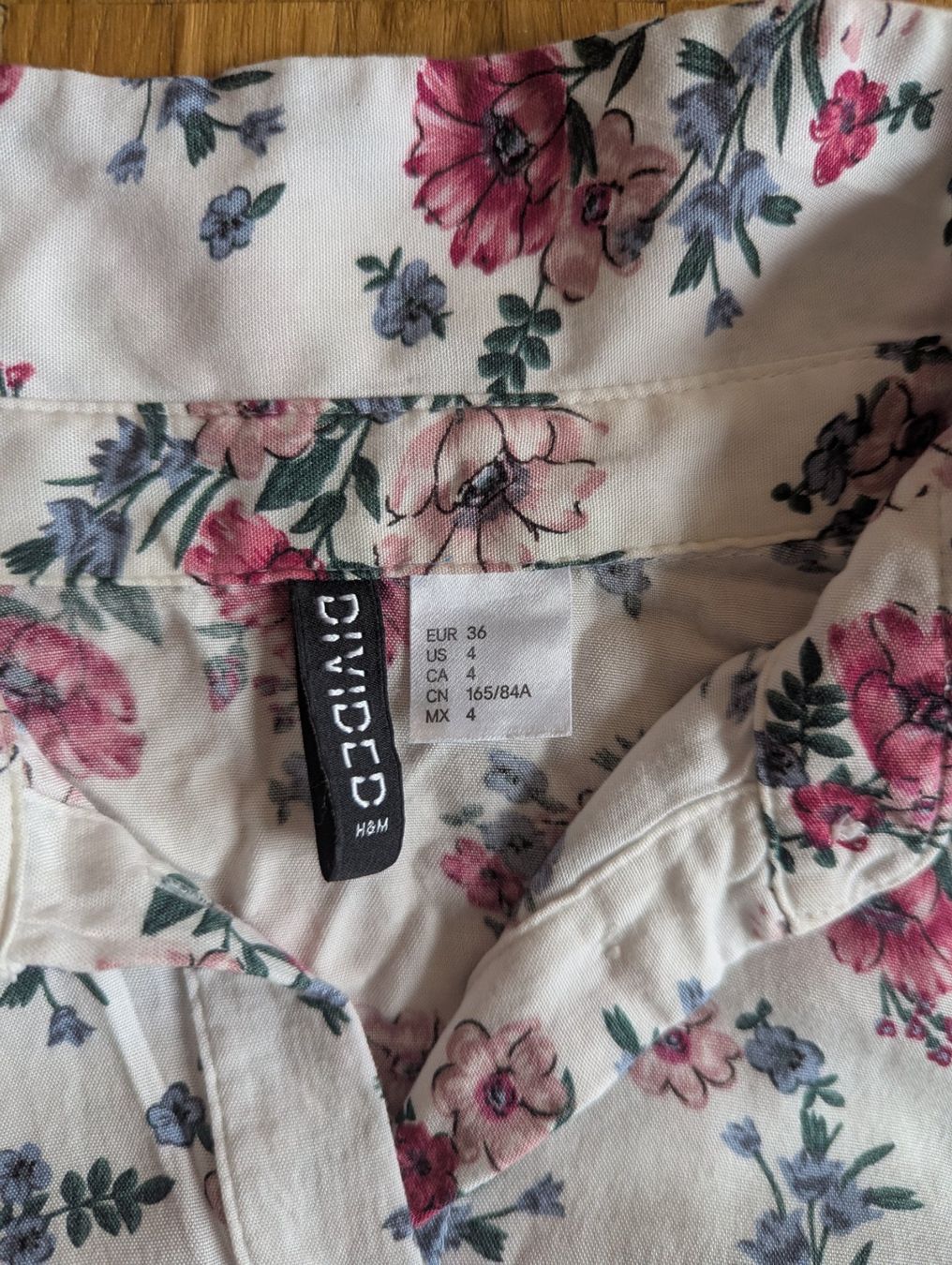 H&M Camicette: Schöne H&M Damen Blusen GR. 36 – Usato da JONA venduto da gin_yl55 1