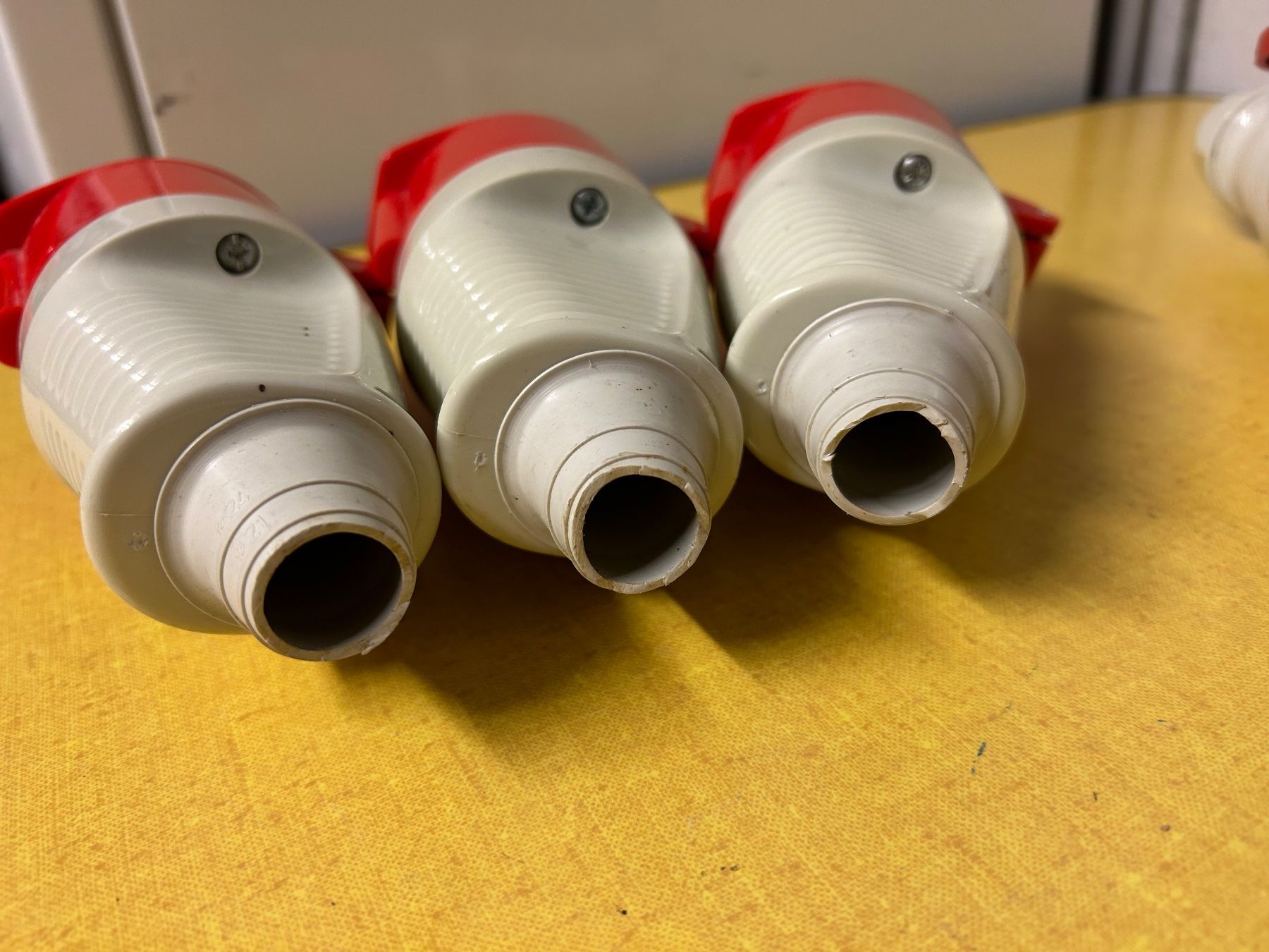 Spine: CEE Stecker Set, diverse Typen,Rot/Weiss ….. – Usato da Lanzenhäusern venduto da vic63 5