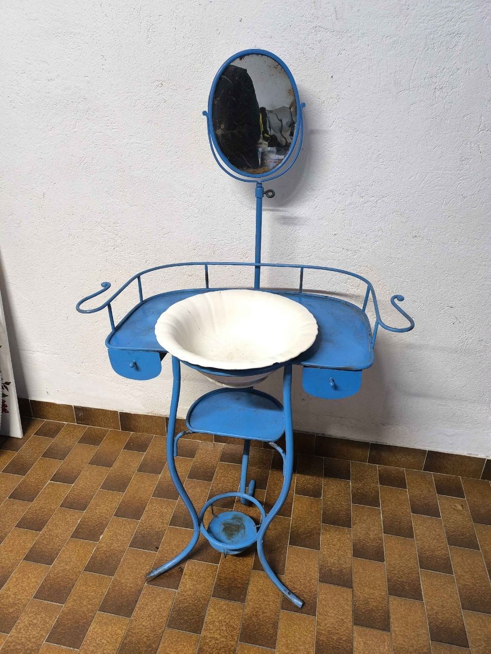 Specchi: Mobile lavabo vintage azzurro con specchio originale! – Usato da Pura venduto da tim_nd95