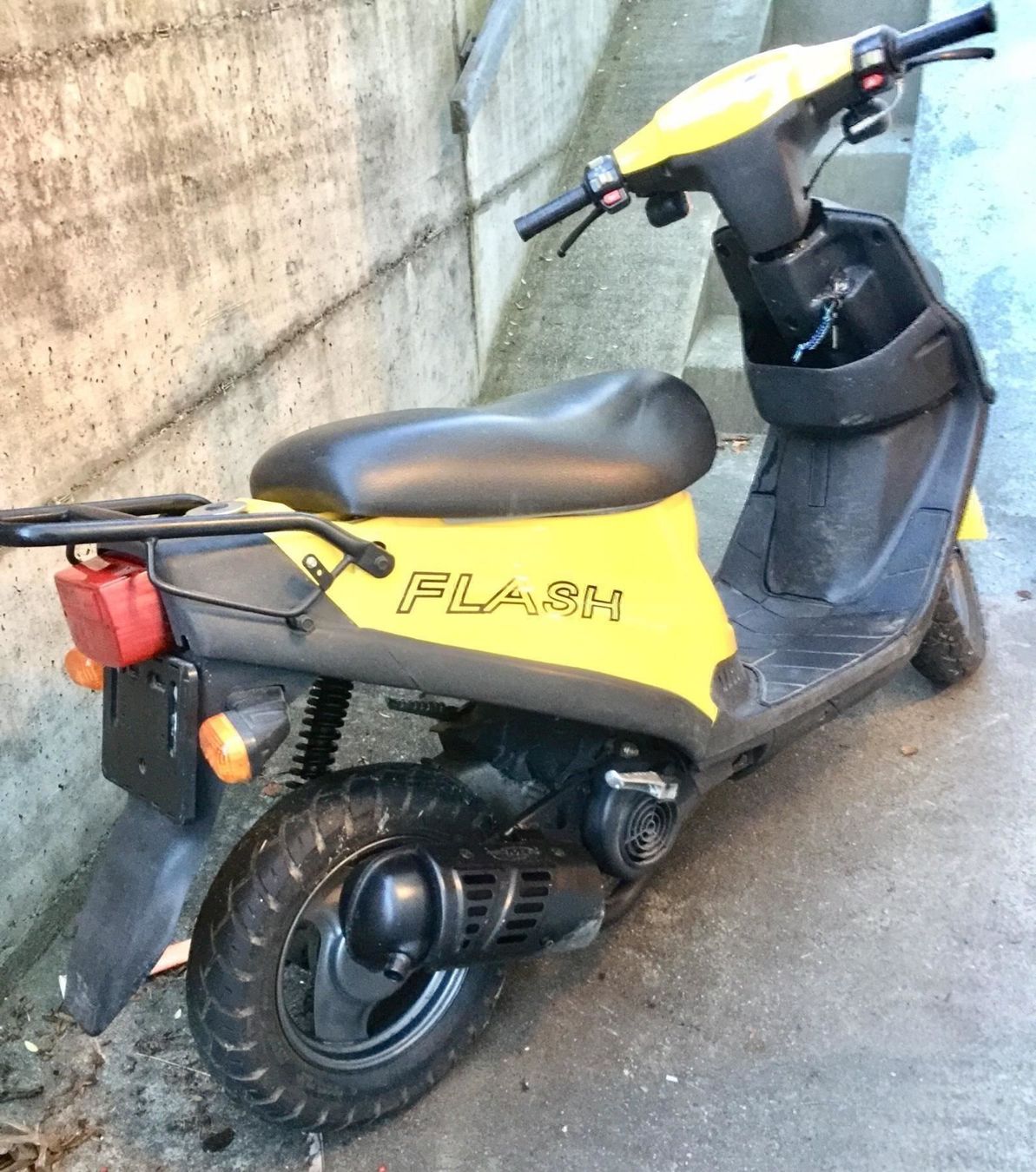 Smc (Sm) Scooter: Scooter SMC Flash (49cm3) – Usato da Dottikon venduto da Izogul 2