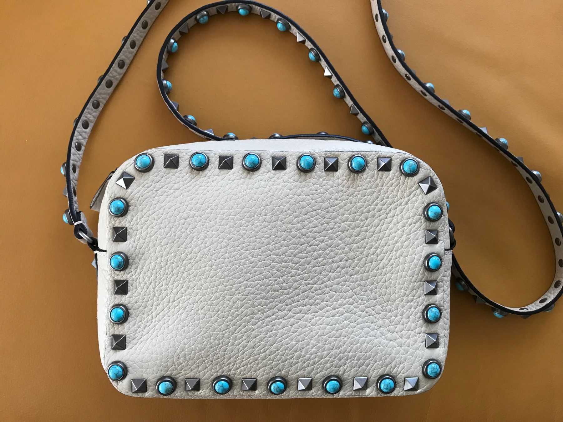 Valentino Taschen für Damen: VALENTINO GARAVANI ROLLING Rockstud Camera Bag absolut NEUwe – Neu (gemäss Beschreibung) aus Wiesendangen von Zoe-11 4