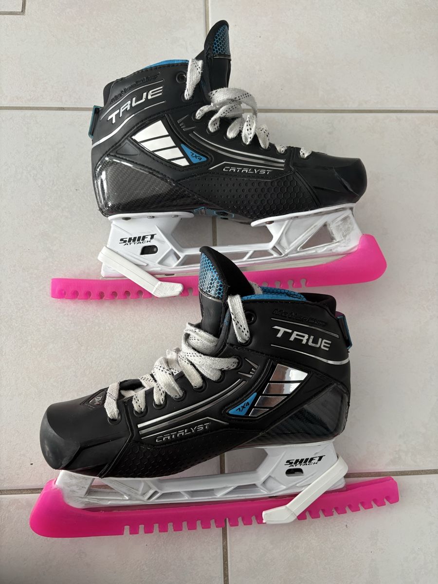 Pattini da ghiaccio: True Catalyst 7x4 Goalie Schlittschuhe – Usato da Kloten venduto da AR84 2
