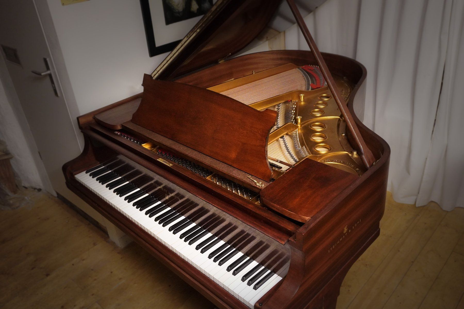 Steinway Strumenti musicali: STEINWAY & SONS Flügel – Nuovo (secondo la descrizione) da Küttigen venduto da PianoSarbach 1