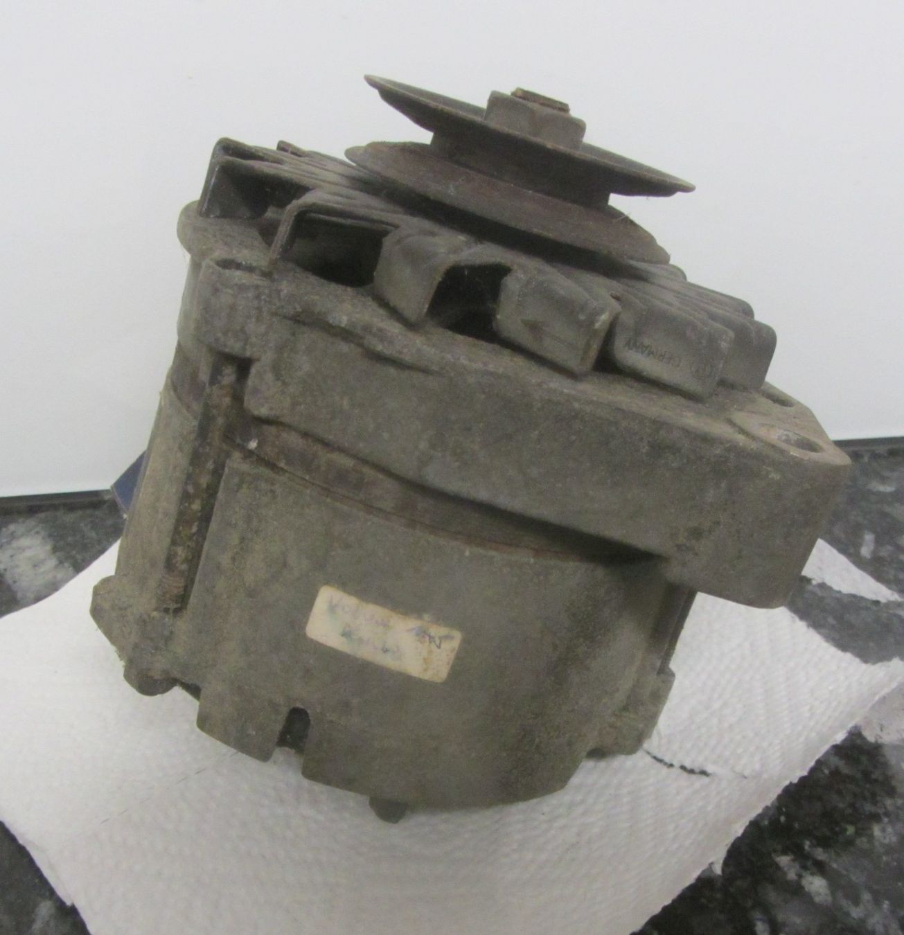 Volvo Tutti pezzi di ricambio auto: Alternator Bosch, Volvo 145, Jg. 1973 – Usato da Egliswil venduto da chroetli22 2