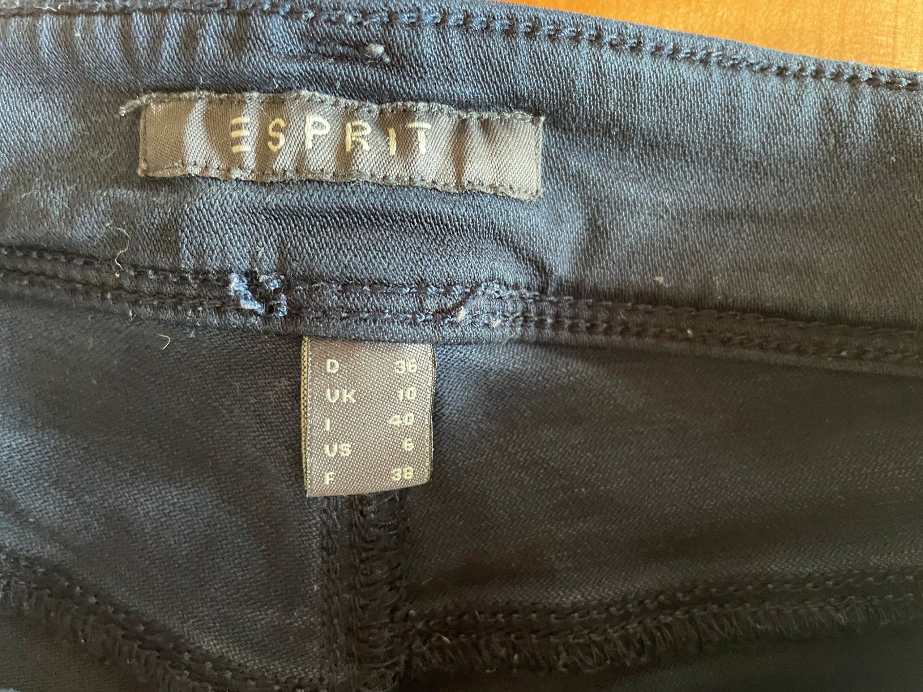 Esprit Jeans: Dunkelblaue Jeans von Esprit Gr. 36 – Usato da Urtenen-Schönbühl venduto da winterkalt 4