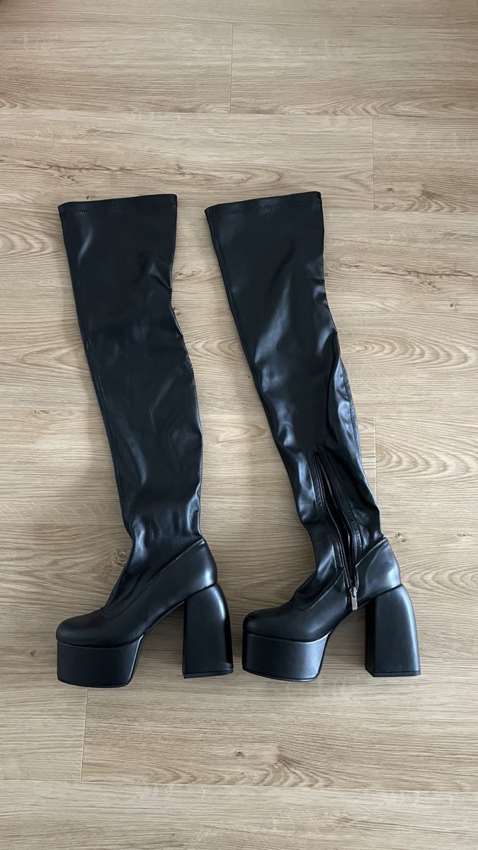 Scarpe da donna: Overknee Plateau Boots in schwarz – Nuovo (secondo la descrizione) da Wettingen venduto da unerhoertlaut 3