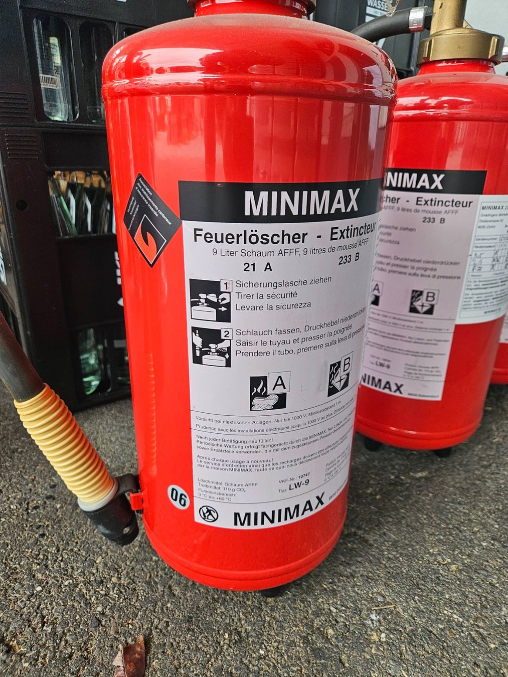 Estintori: Feuerlöscher Minimax 9kg 3 Stk. – Usato da Meilen venduto da Alain03 2