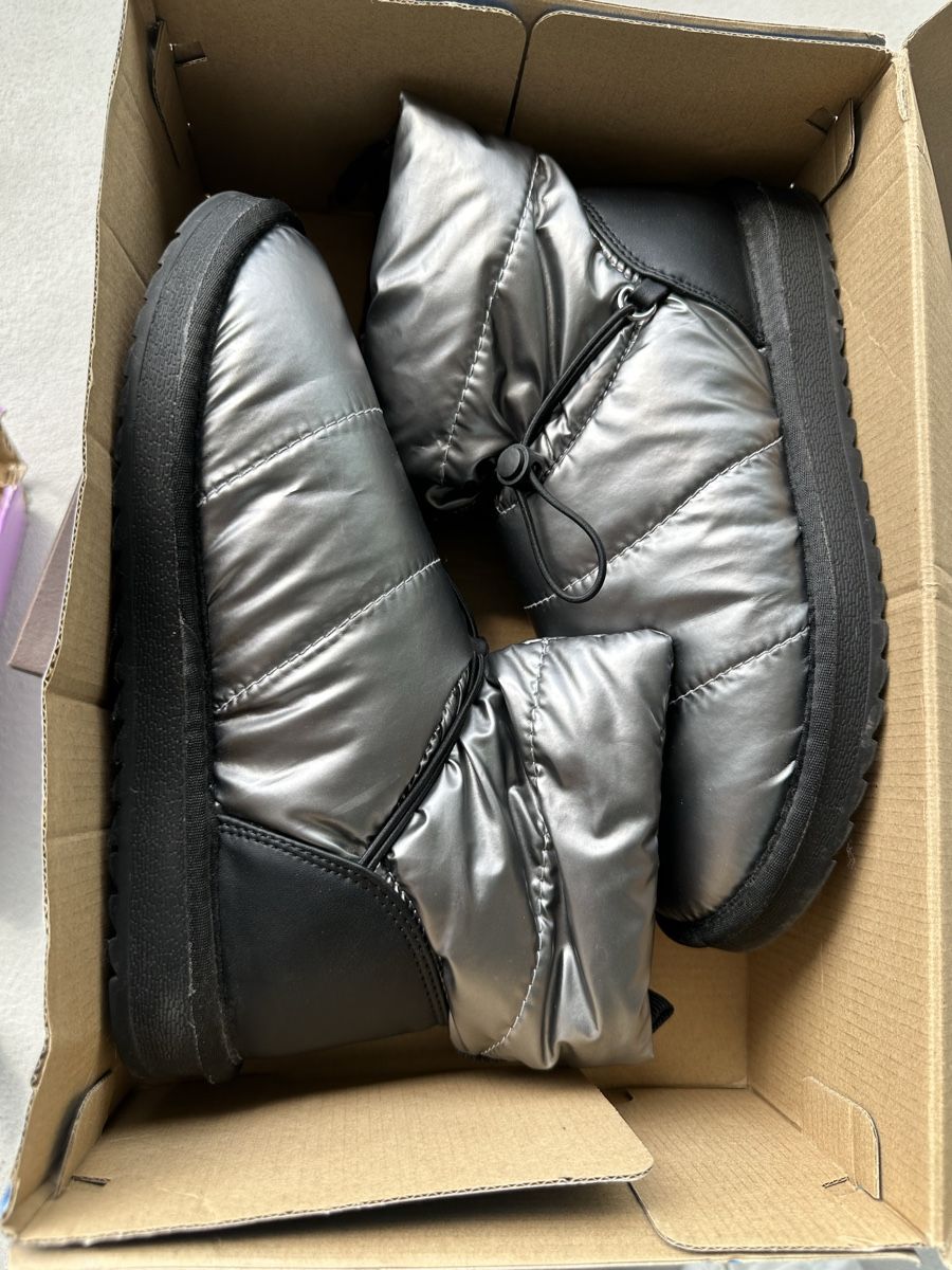 Scarpe da donna: Winterstiefel Silber Grösse 39 neuwertig – Usato da Baar venduto da lin_7dhb